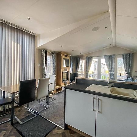 Luxury Caravan At Seaview Holiday Park In Kent Ref 47034Pb Whitstable Buitenkant foto