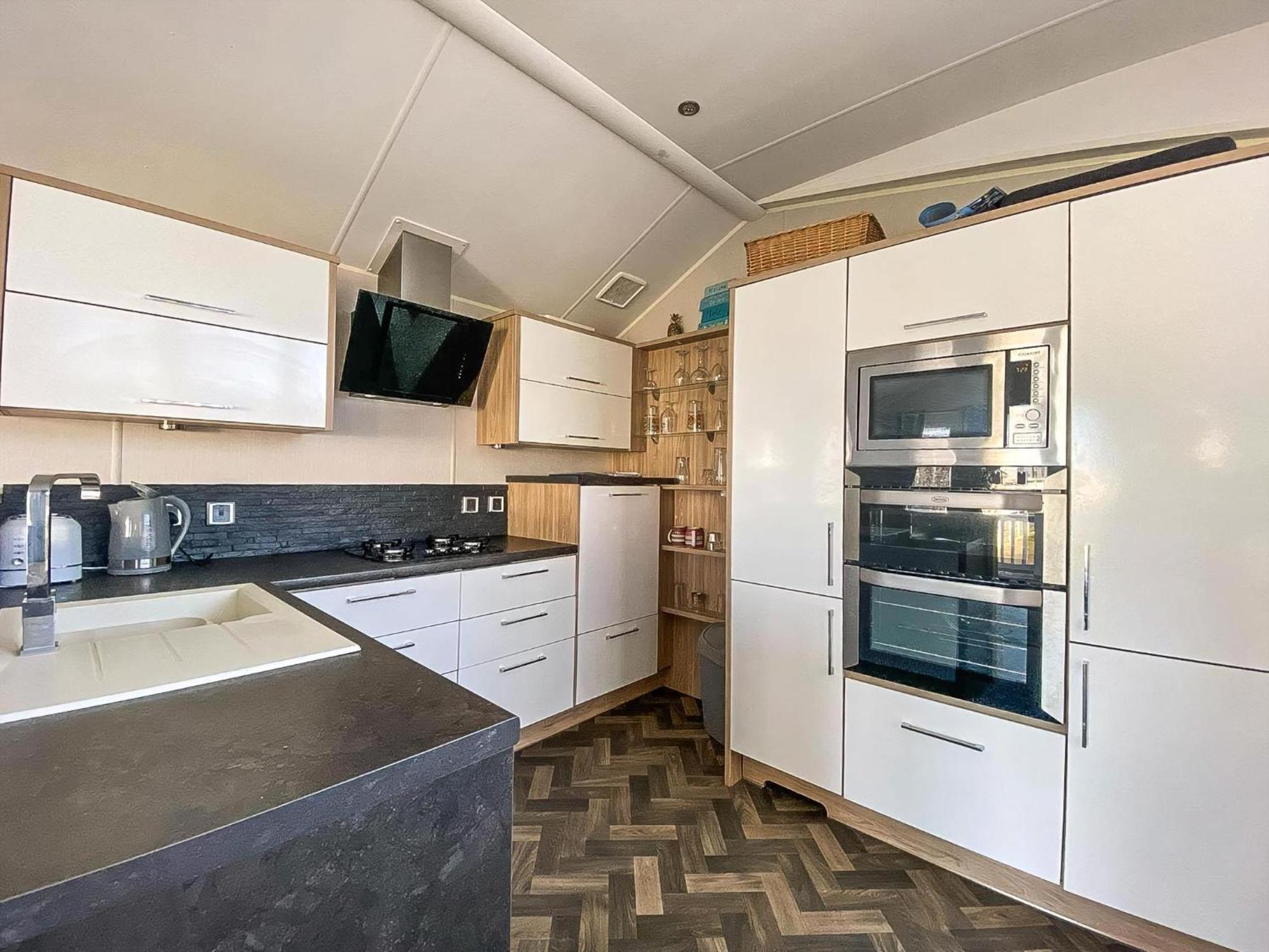 Luxury Caravan At Seaview Holiday Park In Kent Ref 47034Pb Whitstable Buitenkant foto