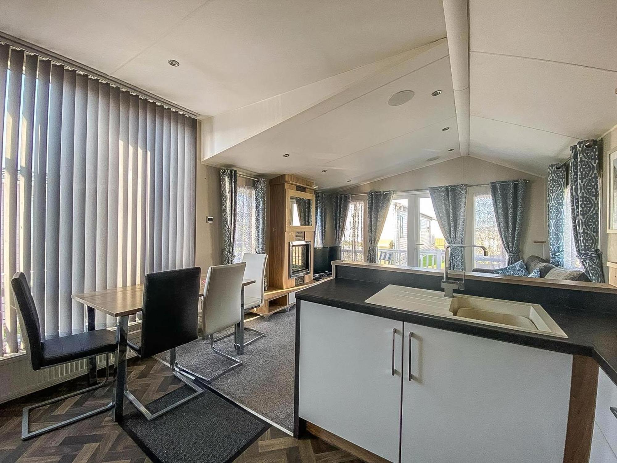 Luxury Caravan At Seaview Holiday Park In Kent Ref 47034Pb Whitstable Buitenkant foto