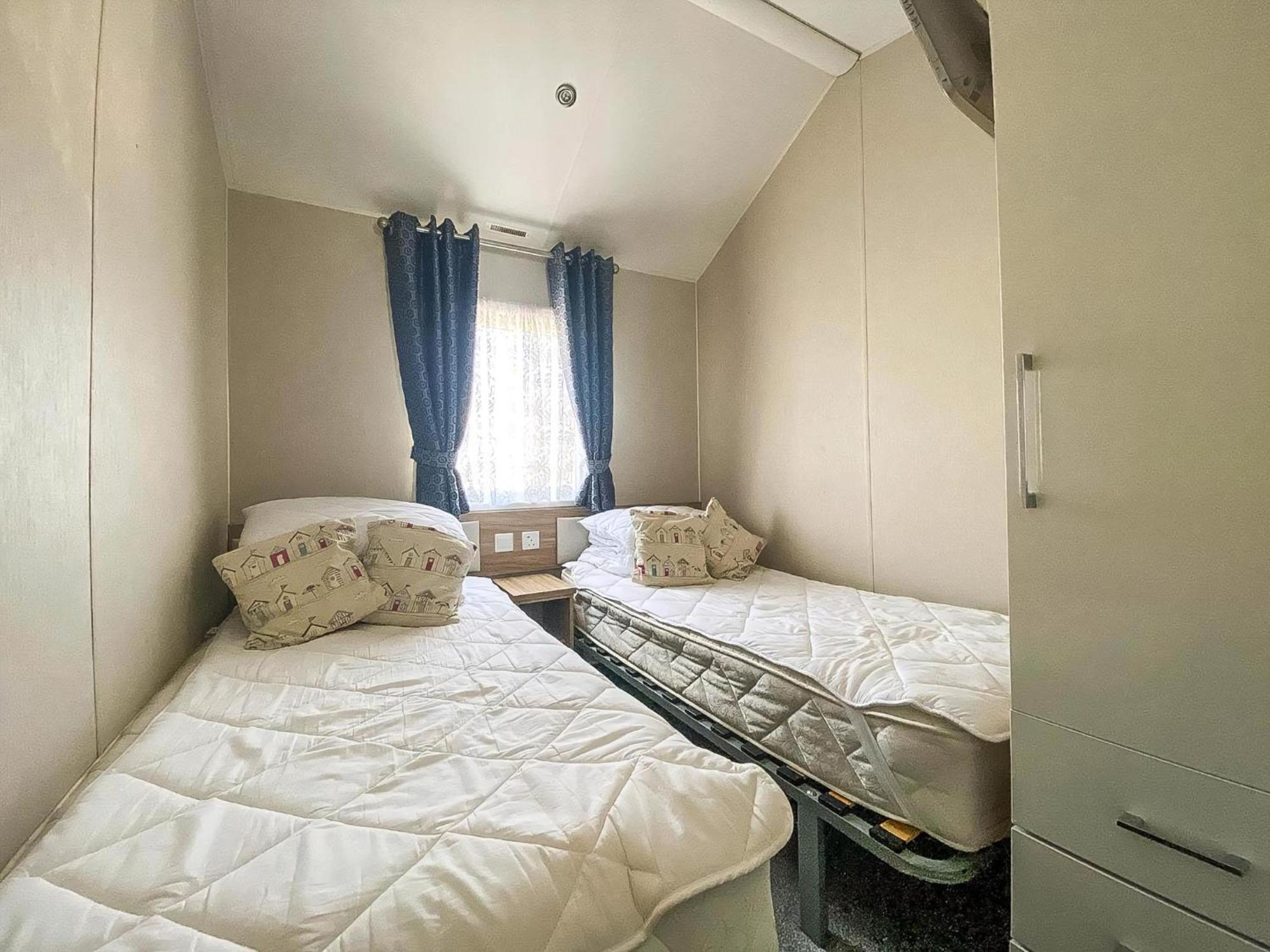 Luxury Caravan At Seaview Holiday Park In Kent Ref 47034Pb Whitstable Buitenkant foto