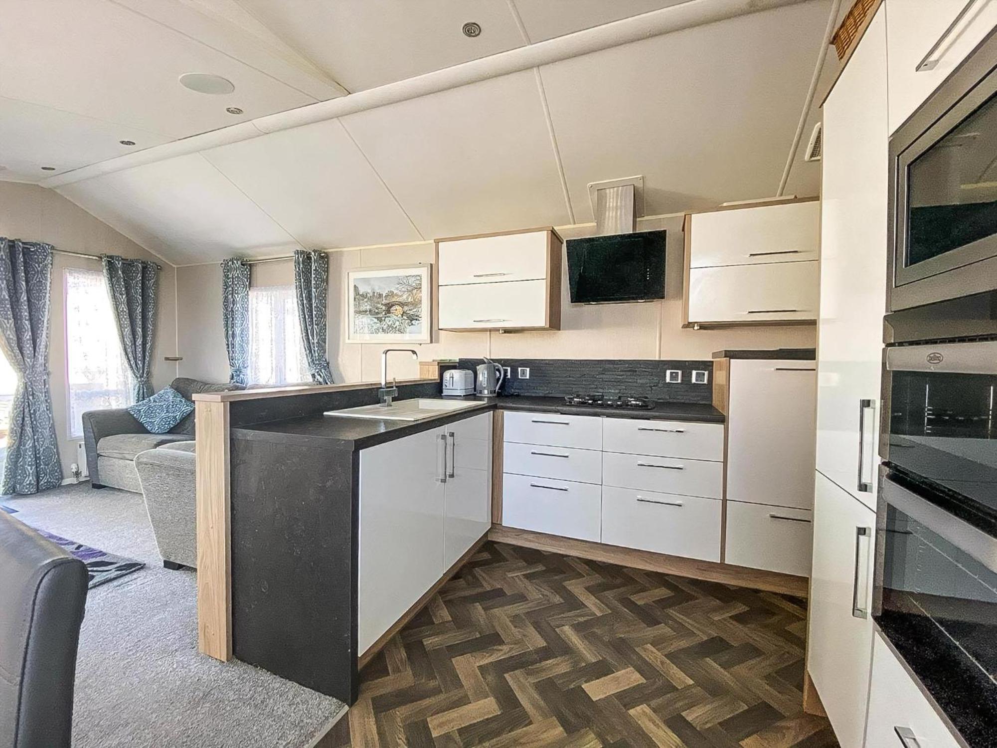 Luxury Caravan At Seaview Holiday Park In Kent Ref 47034Pb Whitstable Buitenkant foto