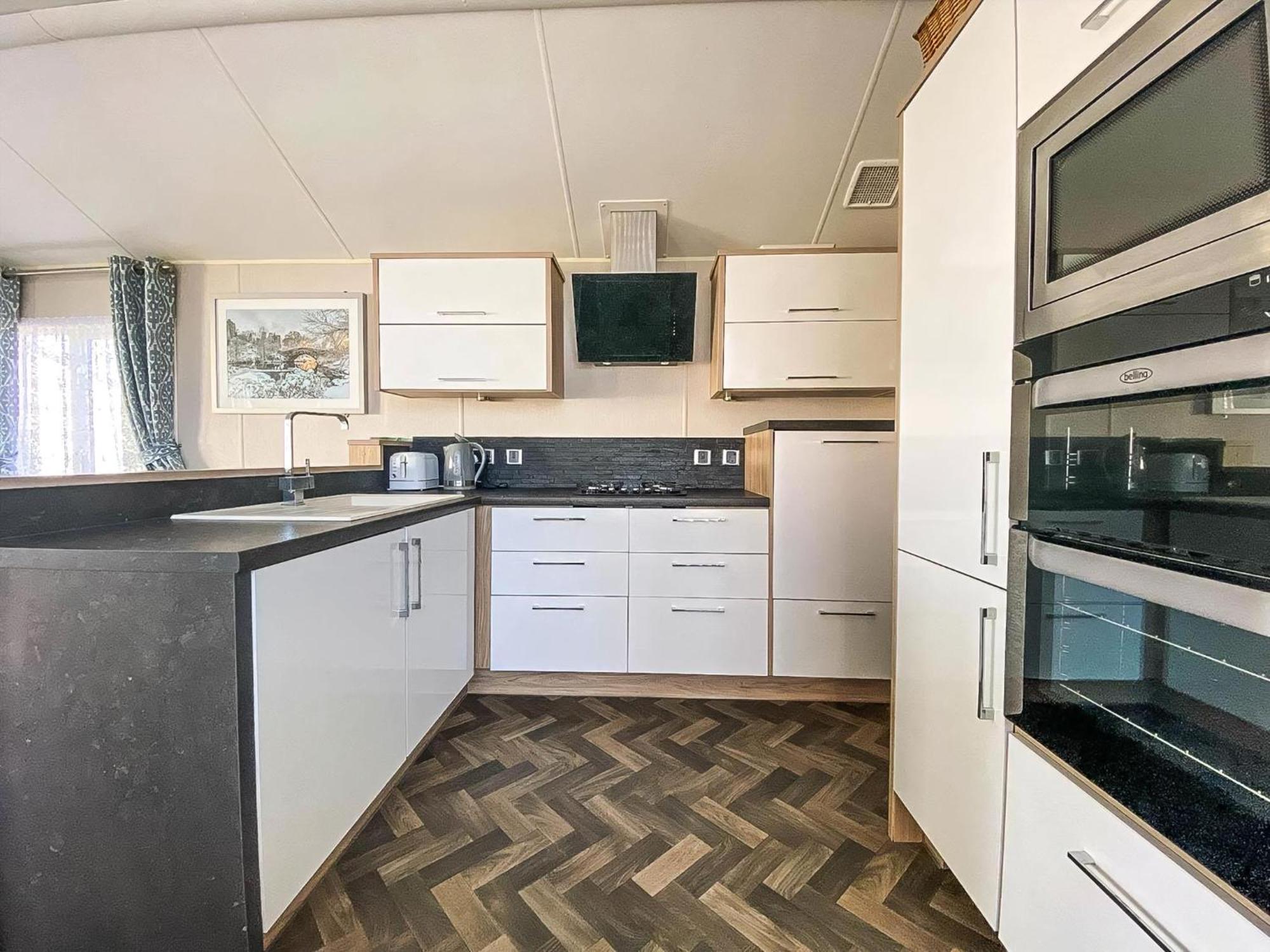 Luxury Caravan At Seaview Holiday Park In Kent Ref 47034Pb Whitstable Buitenkant foto